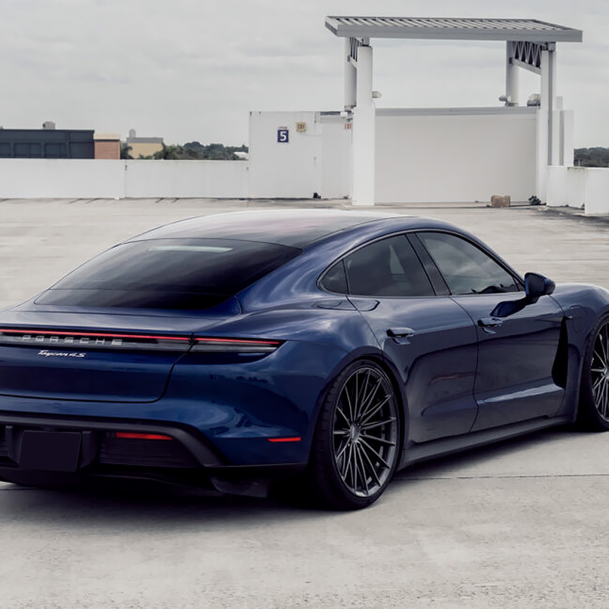 Porsche Taycan 4S Vossen HFX-4